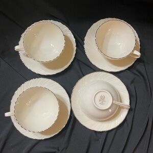 Vtg Weatherly By Lenox 4 Tea Cups/Saucers Scalloped Edge Ivory Bone Gold Trim